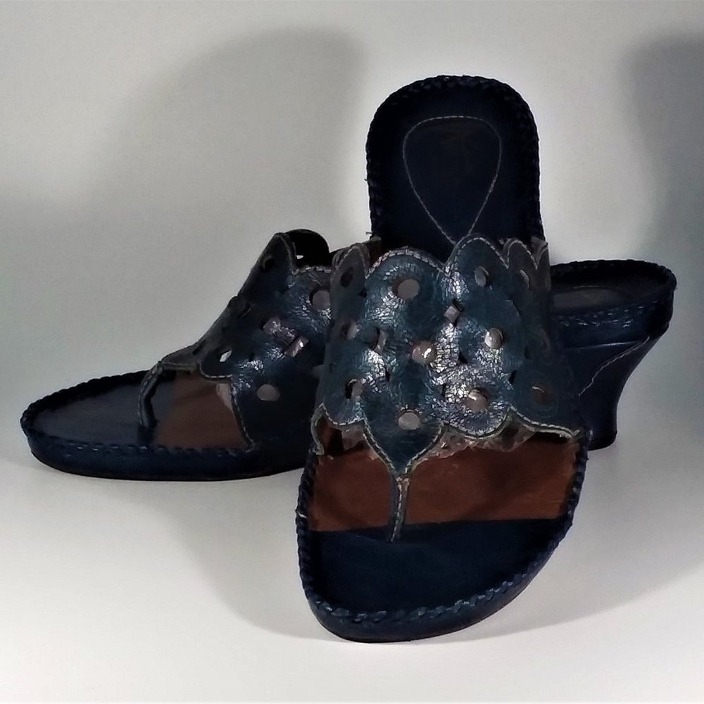 Clarks Artisan Leather Wedge Thong Sandal SZ 9